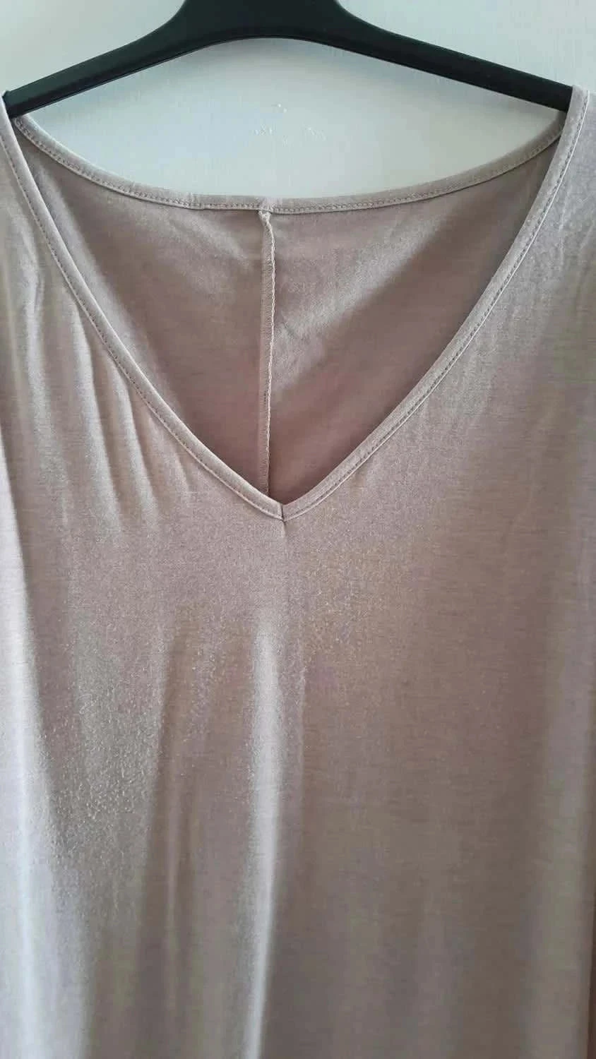 T-shirt femme, beige kleur, V-hals, maat 5XL – photo 2